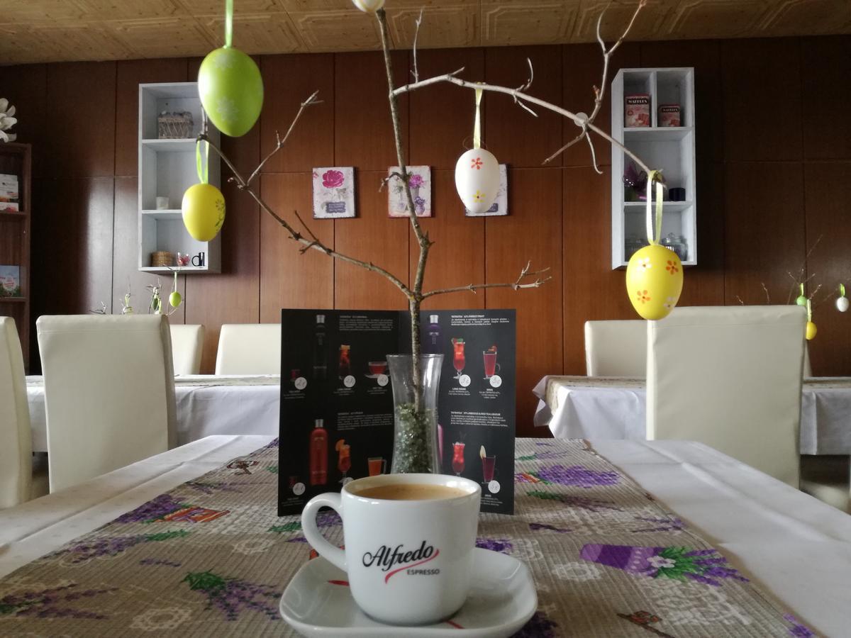 Hotel Tatrania Стара-Лесна Экстерьер фото